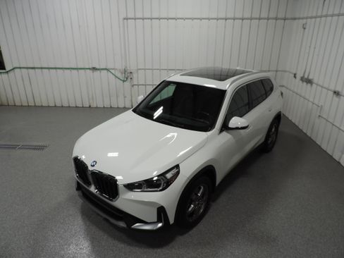 Used 2023 BMW X1 xDrive28i image 17
