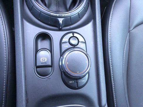 Used 2017 MINI Cooper Clubman image 20