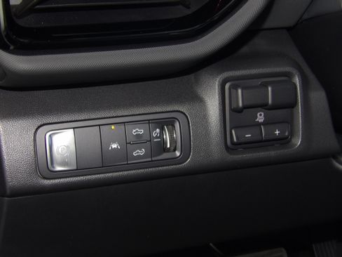 Used 2026 Chevrolet Silverado EV 4x4 Crew Cab Trail Boss image 6