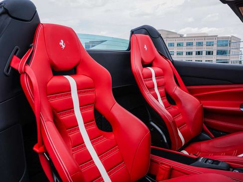 Used 2022 Ferrari F8 Spider Spider image 20