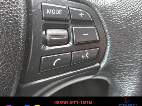 Used 2017 BMW 320i xDrive image 13