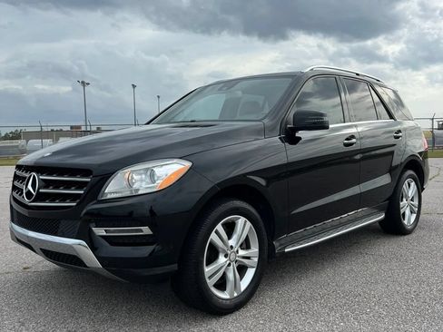 Used 2014 Mercedes-Benz ML 350 4MATIC w/ Premium Package image 3