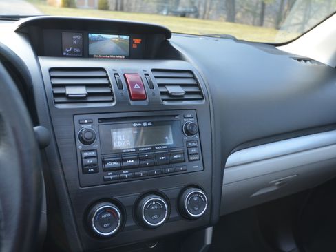 Used 2014 Subaru Forester 2.5i Limited image 15