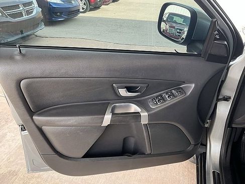 Used 2010 Volvo XC90 3.2 image 17