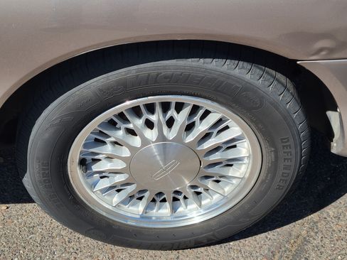 Used 1995 Lincoln Mark VIII image 9