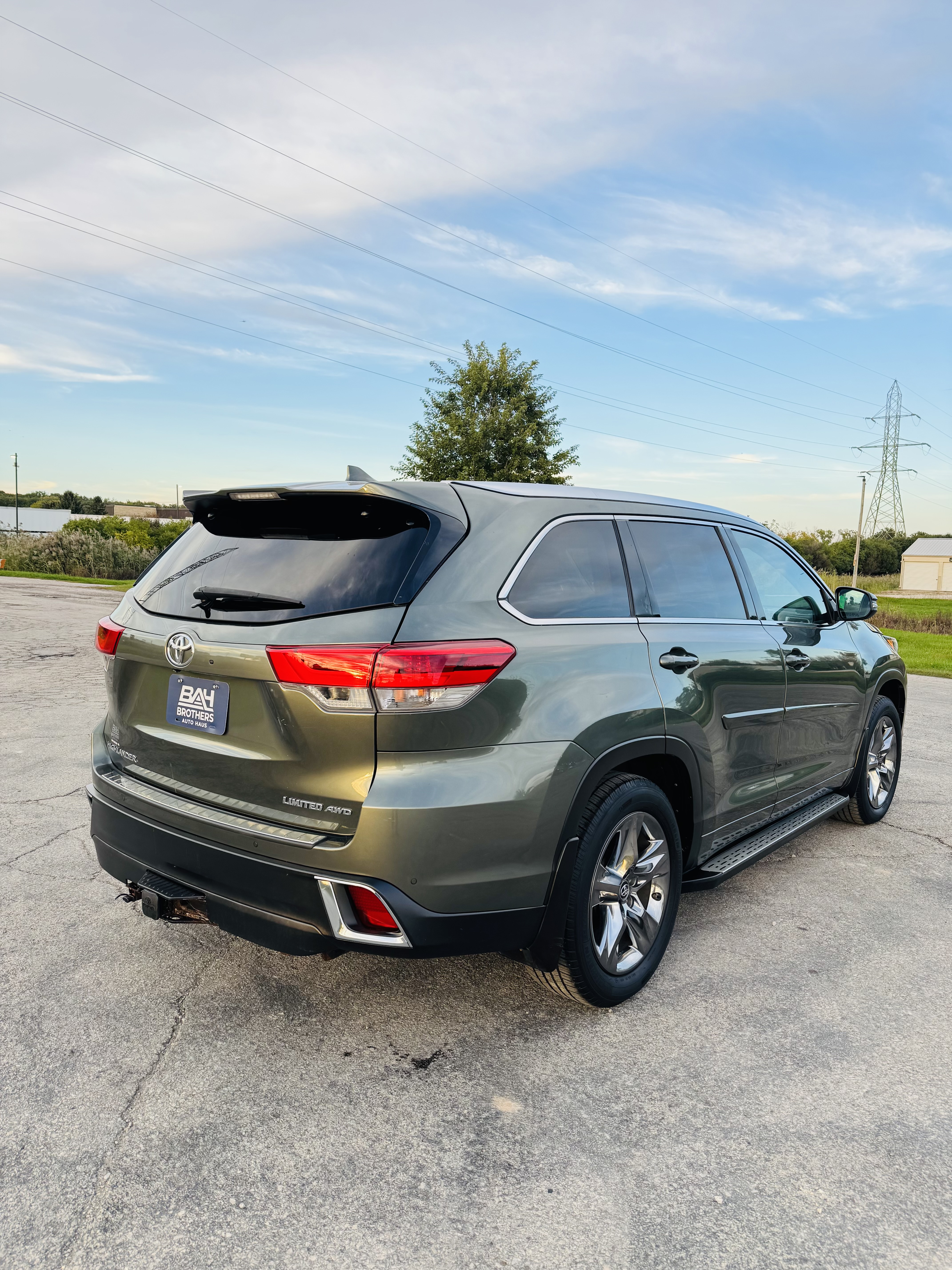 Used 2019 Toyota Highlander AWD Limited Platinum image 6