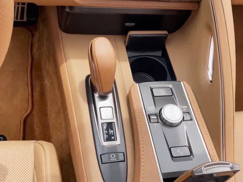 Used 2024 Lexus LC 500 image 31