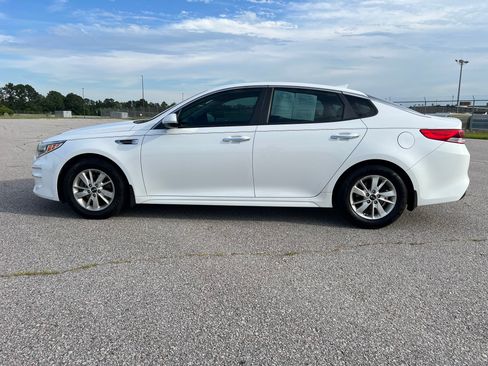 Used 2018 Kia Optima LX FWD image 8