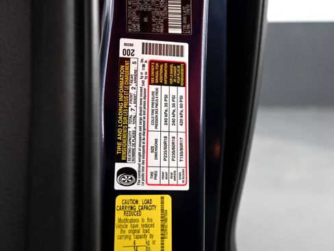 Used 2022 Toyota Sienna Limited image 32