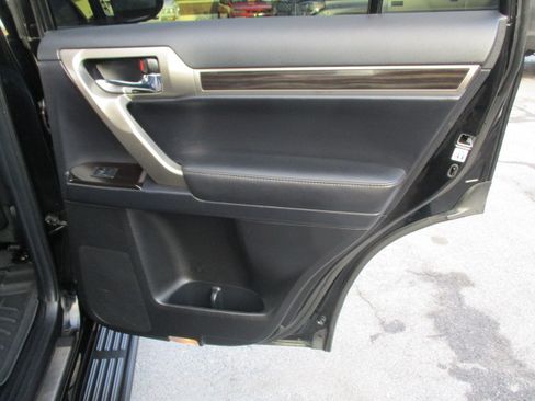 Used 2016 Lexus GX 460 Luxury image 37
