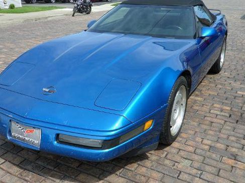 Used 1991 Chevrolet Corvette Convertible image 2