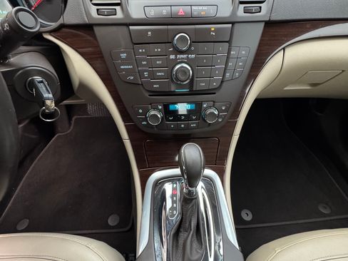 Used 2011 Buick Regal CXL image 10