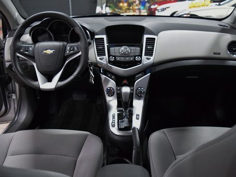 Used 2014 Chevrolet Cruze LT FWD image 24