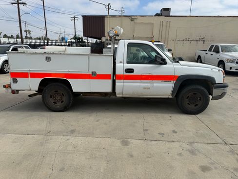 Used 2003 Chevrolet Silverado 2500 2WD Regular Cab image 4