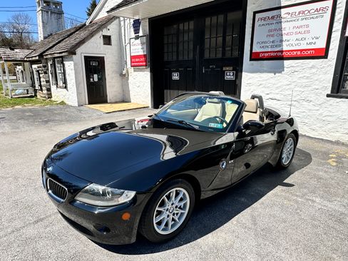 Used 2005 BMW Z4 2.5i image 3