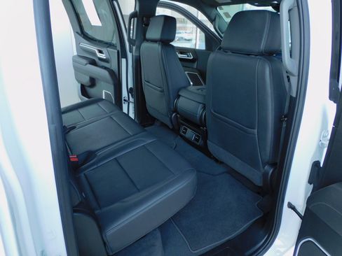 Certified 2025 GMC Sierra 1500 SLT image 23