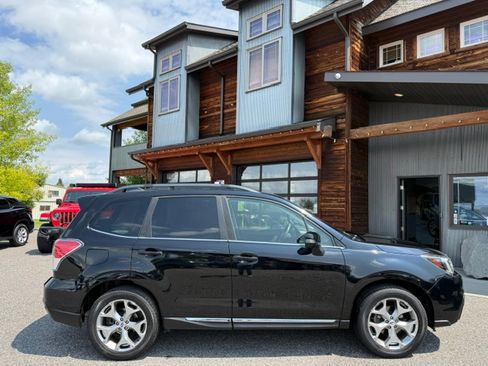 Used 2018 Subaru Forester 2.5i Touring AWD/4WD image 6