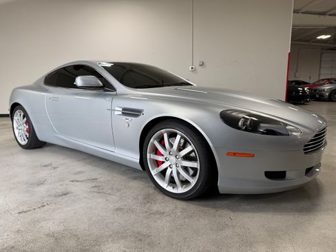 Used 2005 Aston Martin DB9 RWD image 2