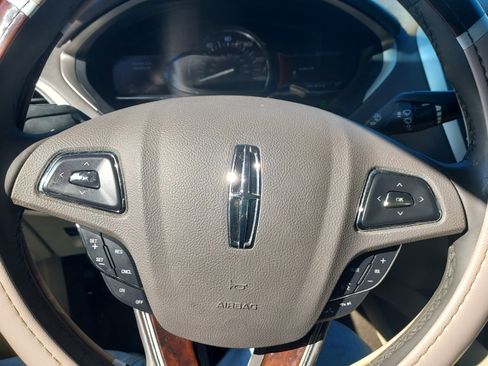 Used 2015 Lincoln MKZ image 11