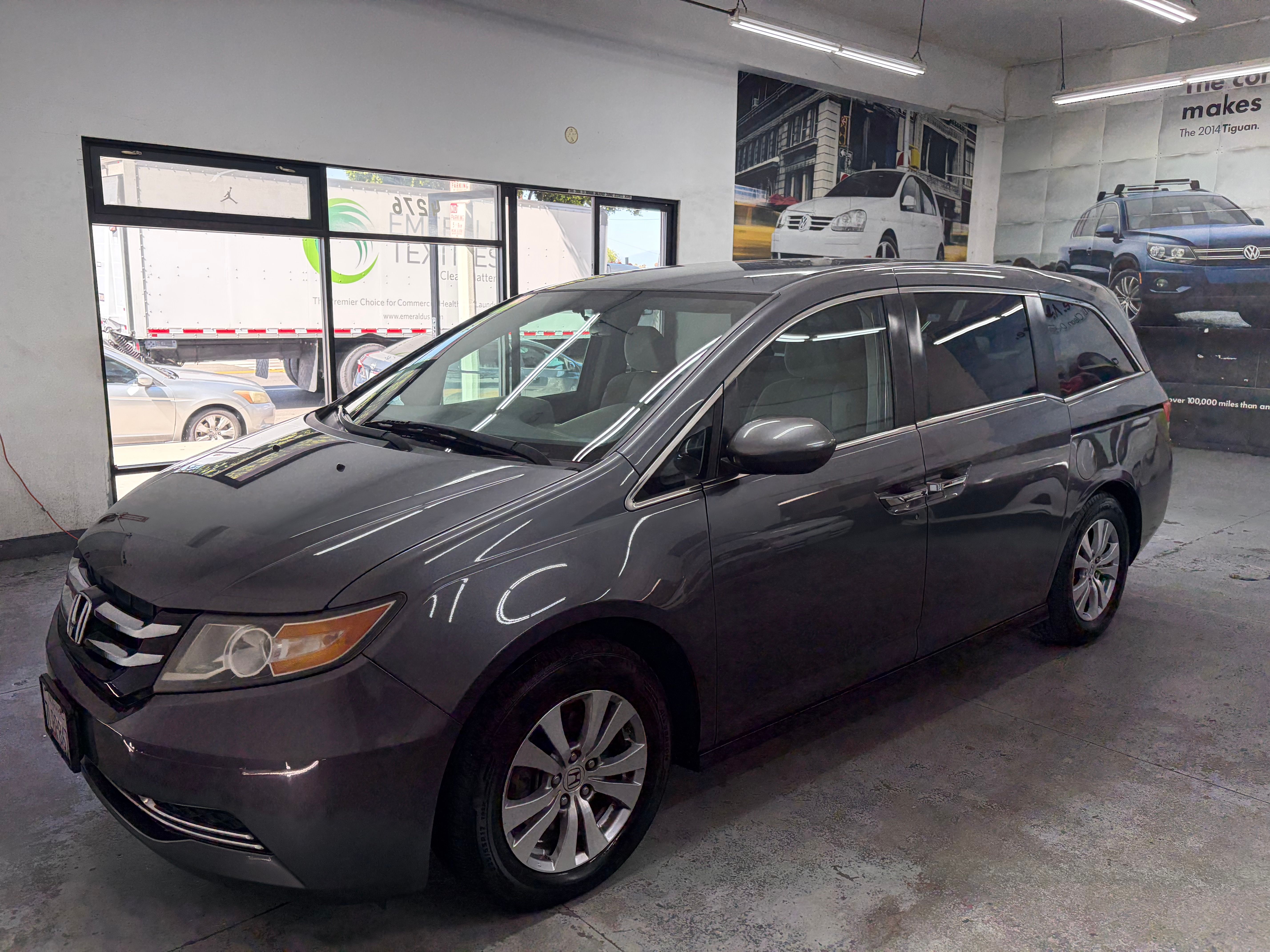 Used 2015 Honda Odyssey EX image 1
