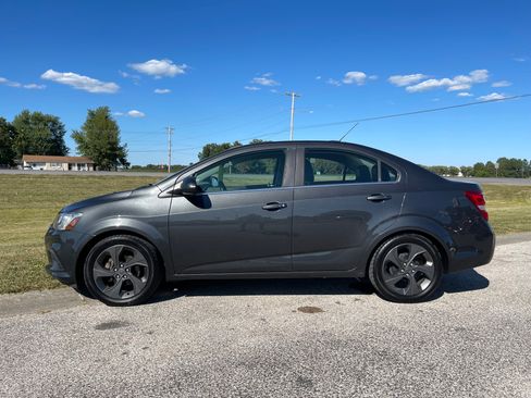 Used 2017 Chevrolet Sonic Premier image 2