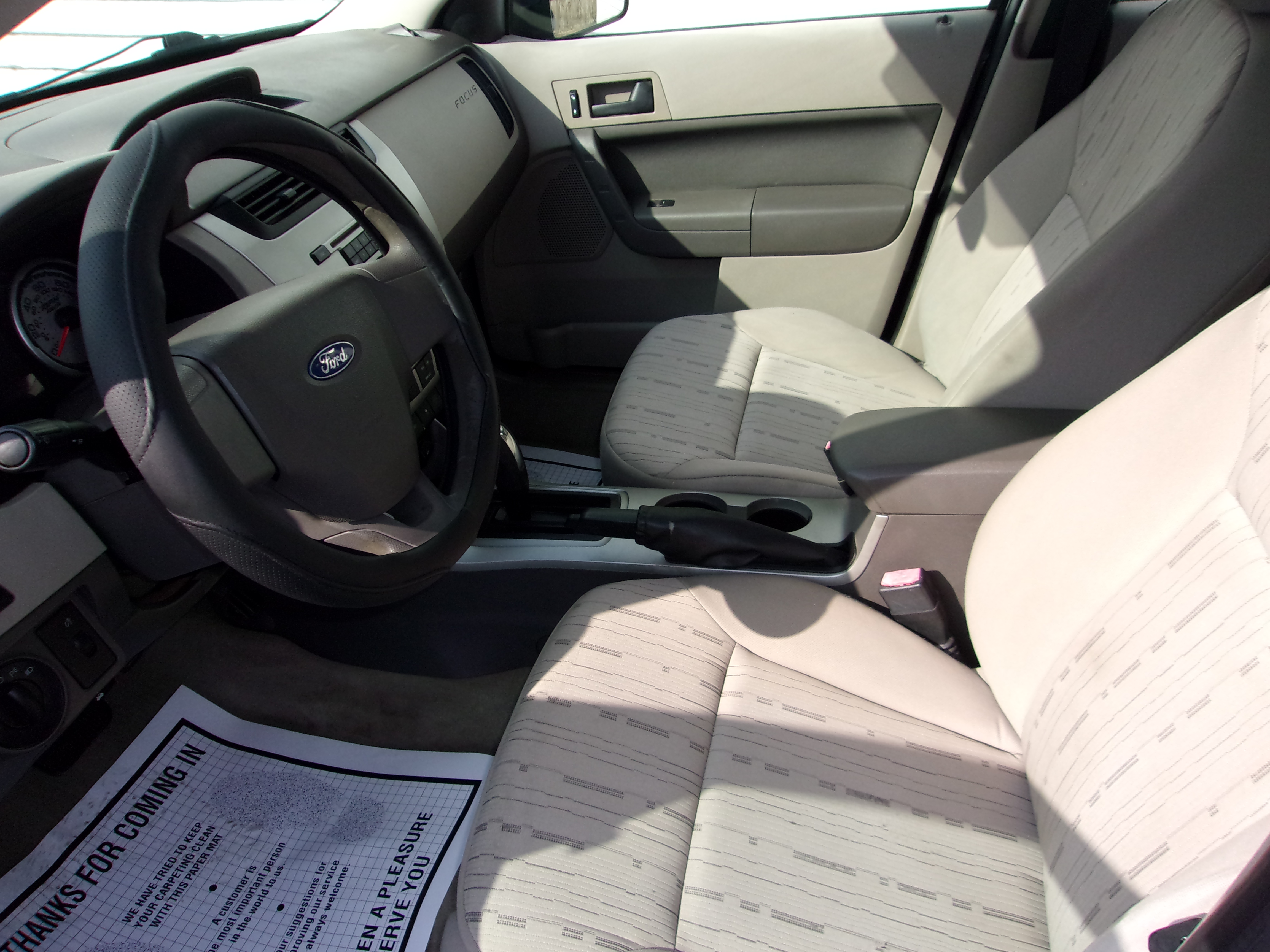 Used 2010 Ford Focus SE Sedan FWD image 5