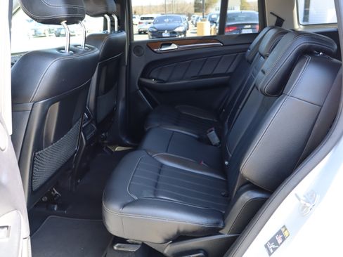 Used 2015 Mercedes-Benz GL 450 image 14