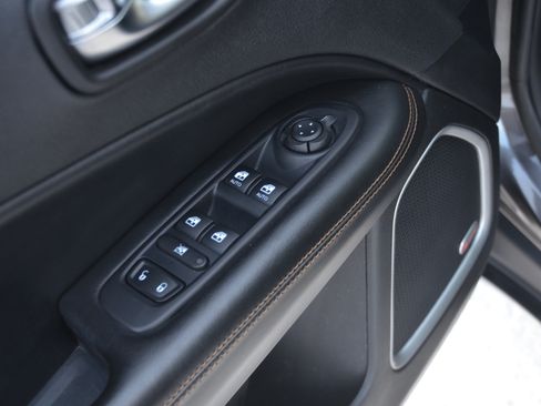 Used 2019 Jeep Compass Limited image 23