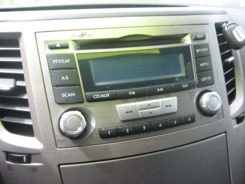 Used 2012 Subaru Outback 2.5i Premium AWD/4WD image 11