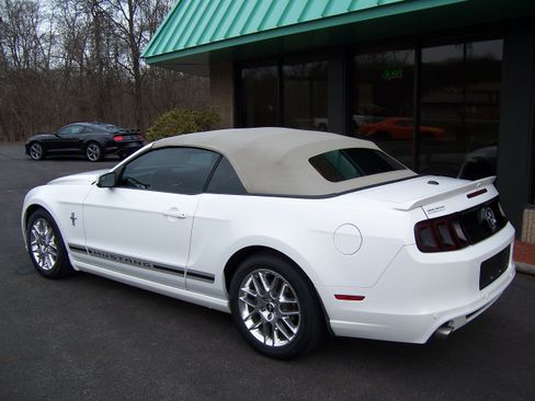 Used 2013 Ford Mustang Premium image 4