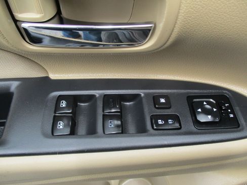 Used 2018 Mitsubishi Outlander 4WD SE image 17