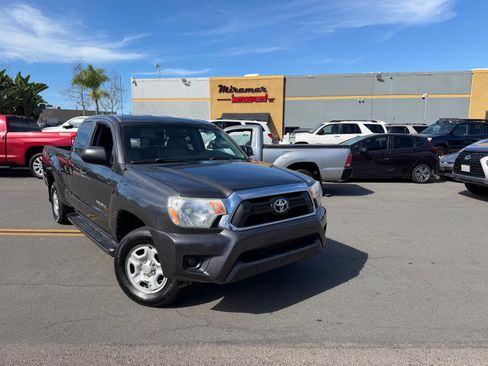 Used 2012 Toyota Tacoma image 1