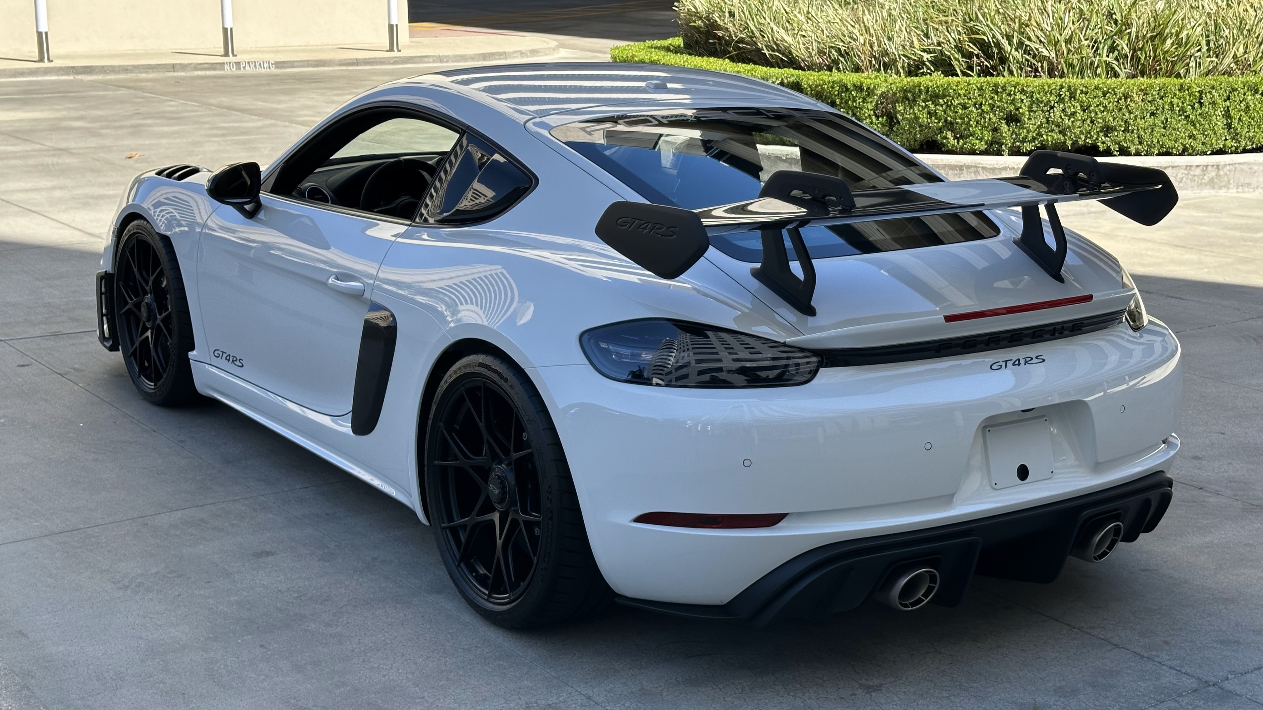 Used 2024 Porsche 718 Cayman GT4 RS RWD image 16