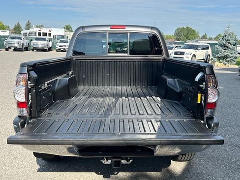 Used 2013 Toyota Tacoma 4x4 Access Cab image 10