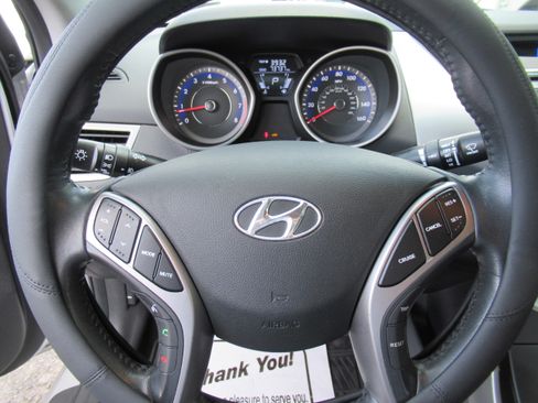 Used 2013 Hyundai Elantra GLS image 10