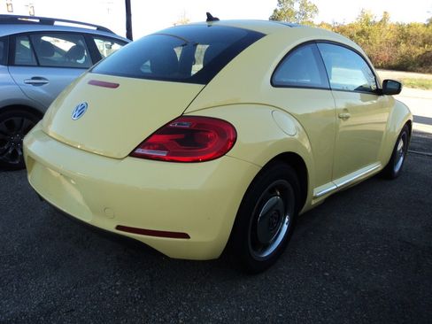 Used 2013 Volkswagen Beetle 2.5 image 11