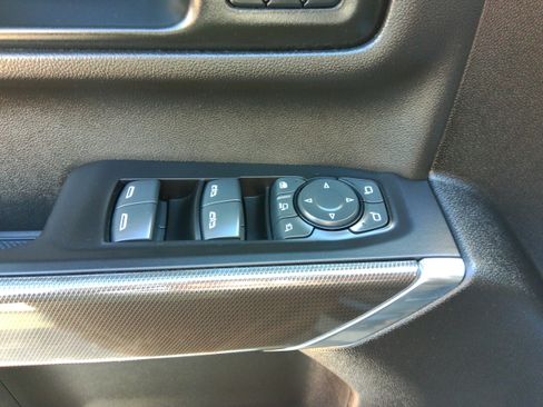 Used 2022 GMC Sierra 2500 AT4 image 71