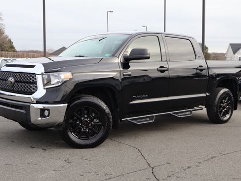 Used 2020 Toyota Tundra SR5 image 2