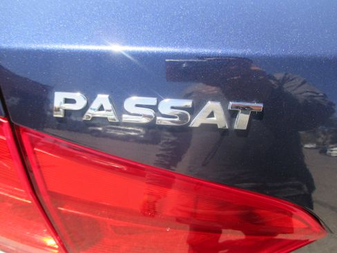 Used 2013 Volkswagen Passat 2.5 SEL FWD image 12