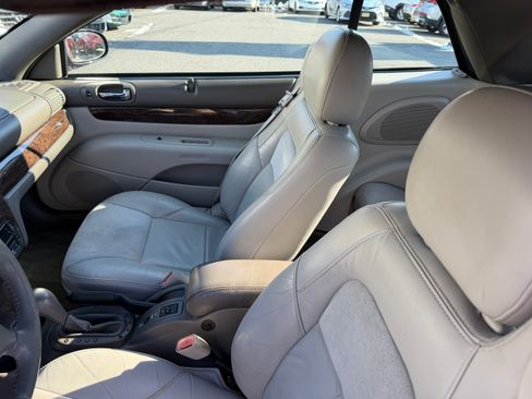 Used 2004 Chrysler Sebring Limited image 5