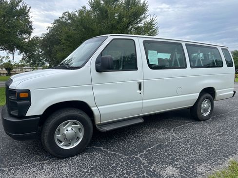 Used 2008 Ford E-350 and Econoline 350 XLT image 5