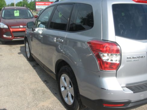 Used 2015 Subaru Forester 2.5i Premium AWD/4WD image 6