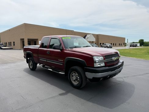 Used 2004 Chevrolet Silverado 2500 4x4 Extended Cab image 2