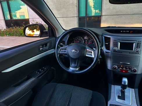 Used 2014 Subaru Outback 2.5i Premium Wagon 4D AWD/4WD image 21
