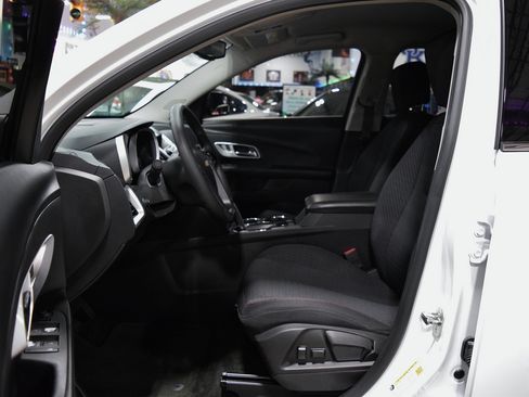 Used 2013 Chevrolet Equinox LS FWD image 17