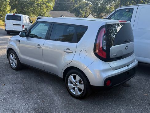 Used 2018 Kia Soul image 2