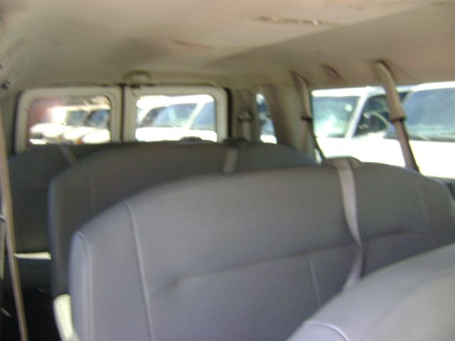 Used 2008 Ford E-350 and Econoline 350 Extended Wagon Super Duty RWD image 13