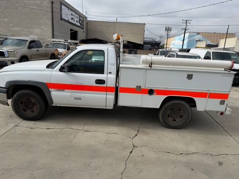 Used 2003 Chevrolet Silverado 2500 2WD Regular Cab image 9