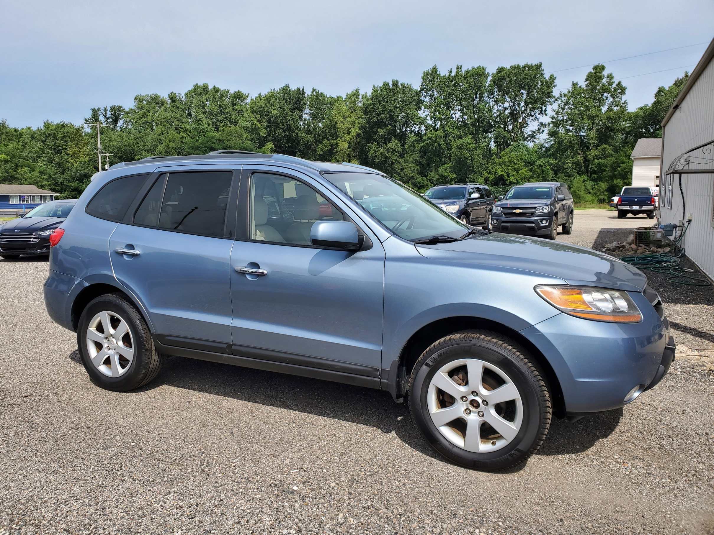 Used 2009 Hyundai Santa Fe 2WD image 3