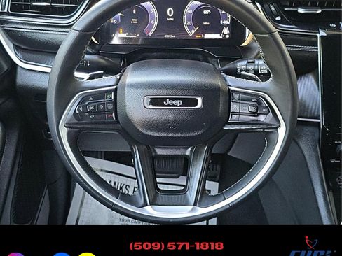 Used 2024 Jeep Grand Cherokee L Laredo image 12